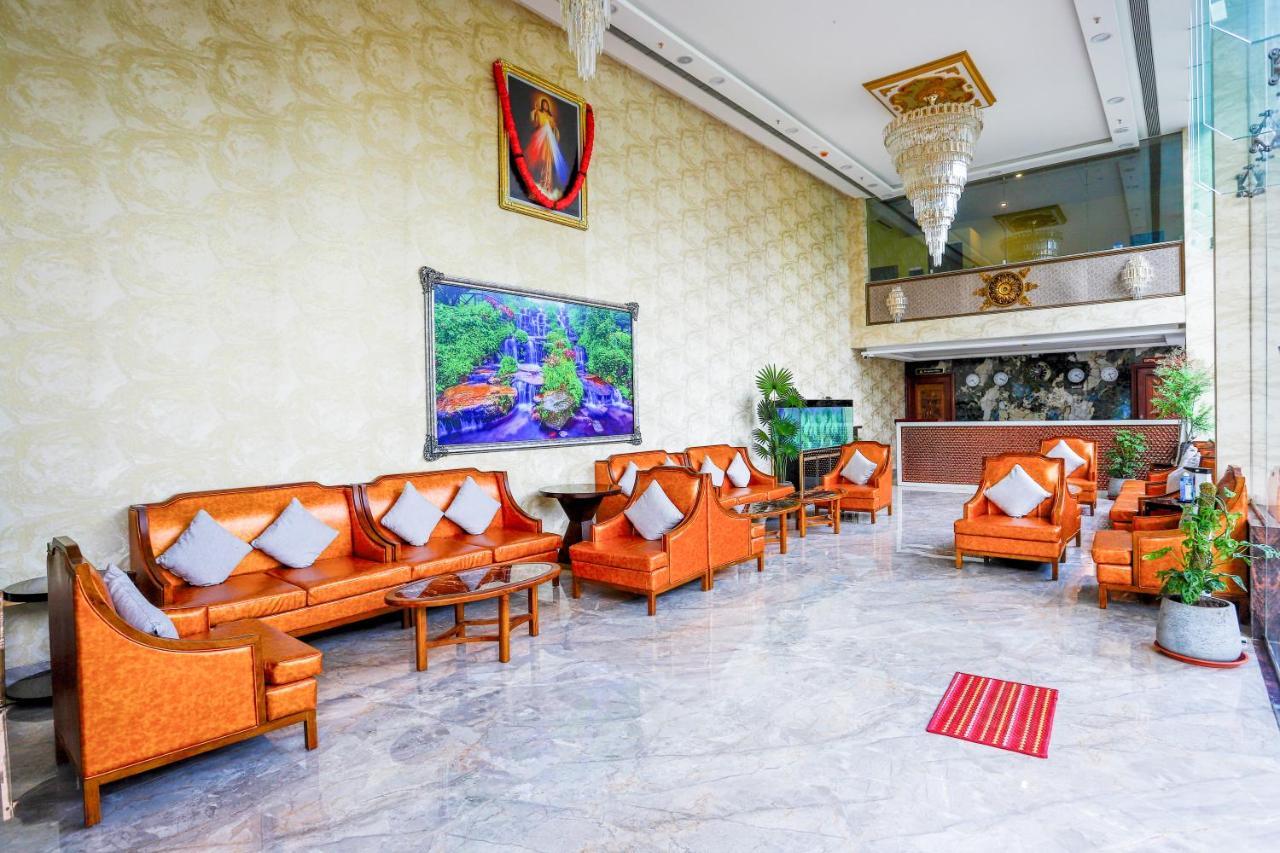 The Avenue Grand Hotel